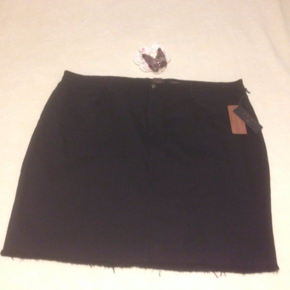 7 For All Mankind Dresses & Skirts - Plus size Jen7 seven for all mankind pencil skirt